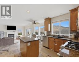 Dining room - 907 Quail Drive, Kamloops, BC V2B8N9 Photo 11