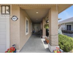 Bedroom - 907 Quail Drive, Kamloops, BC V2B8N9 Photo 6