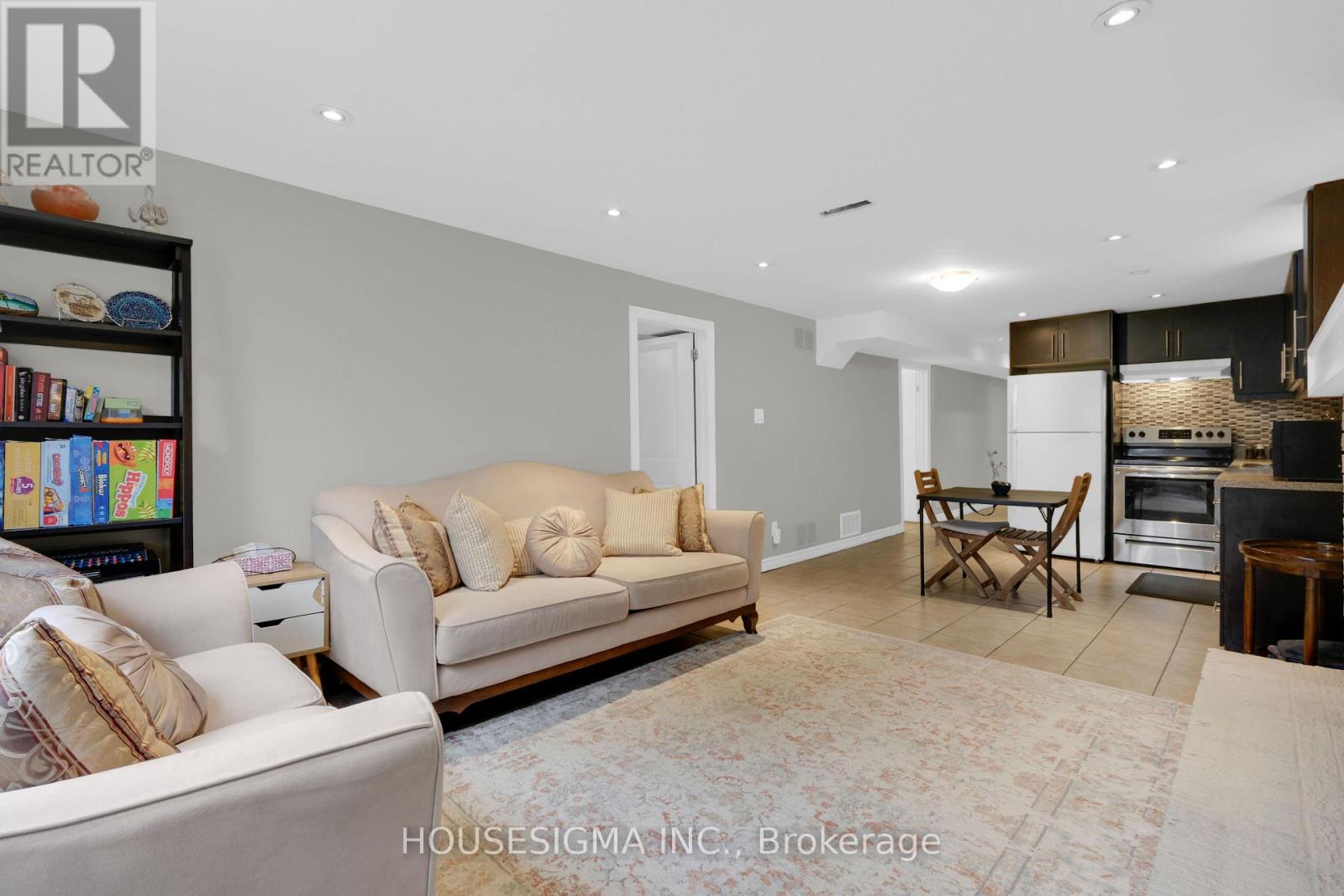 2663 HORTENSE ROAD - 31