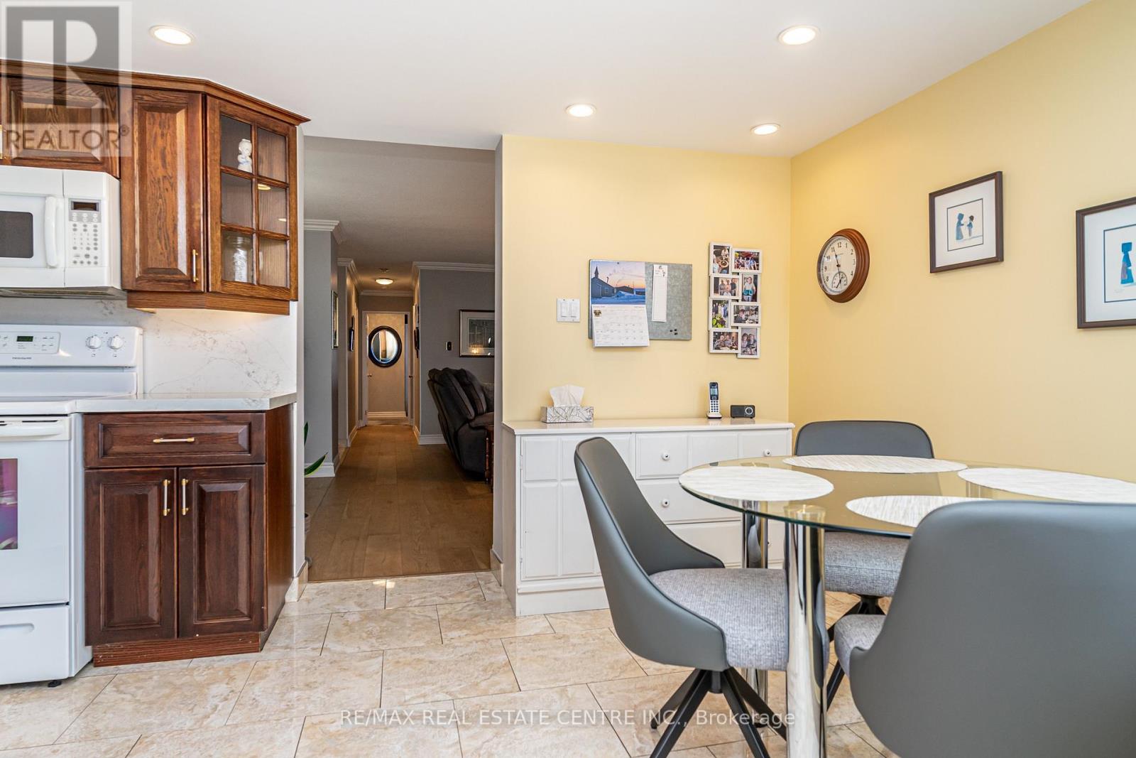 #806 20 CHERRYTREE DRIVE - Image 17