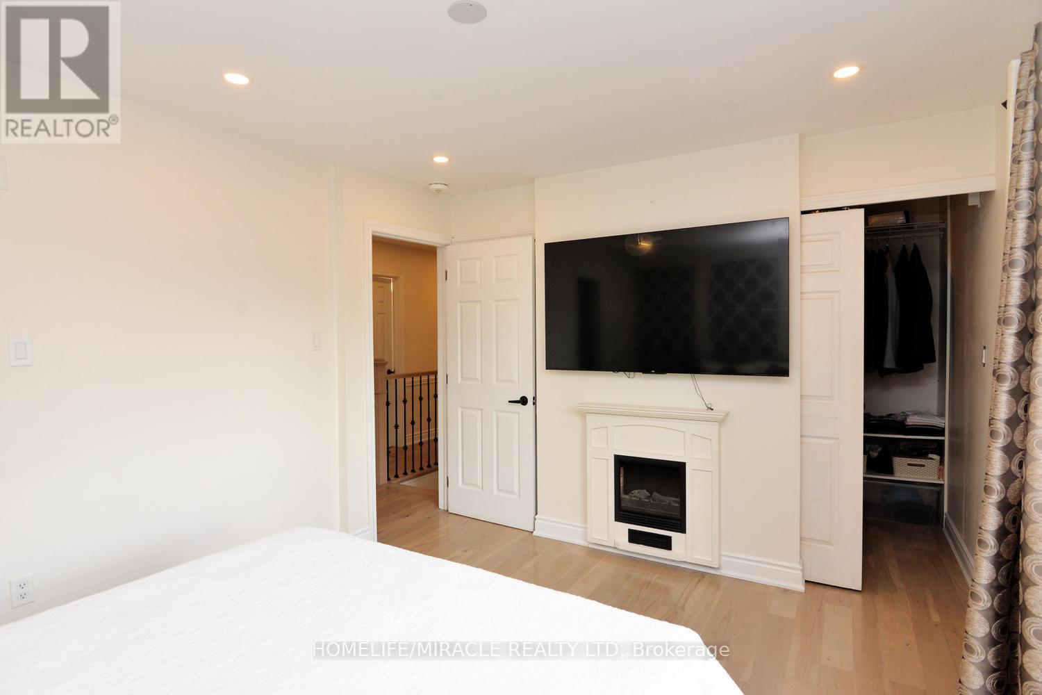80 JILL CRESCENT - 24