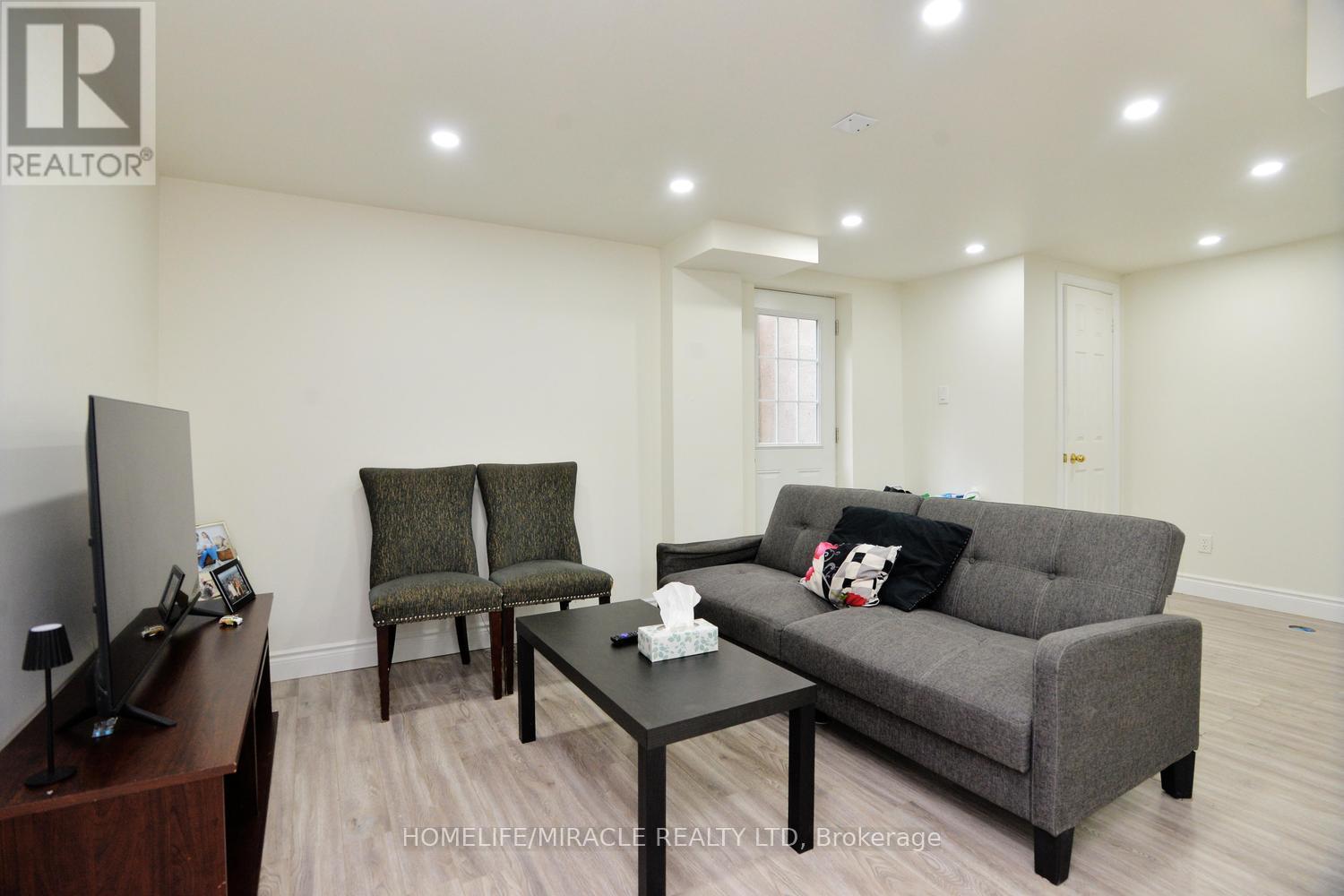 80 JILL CRESCENT - 30