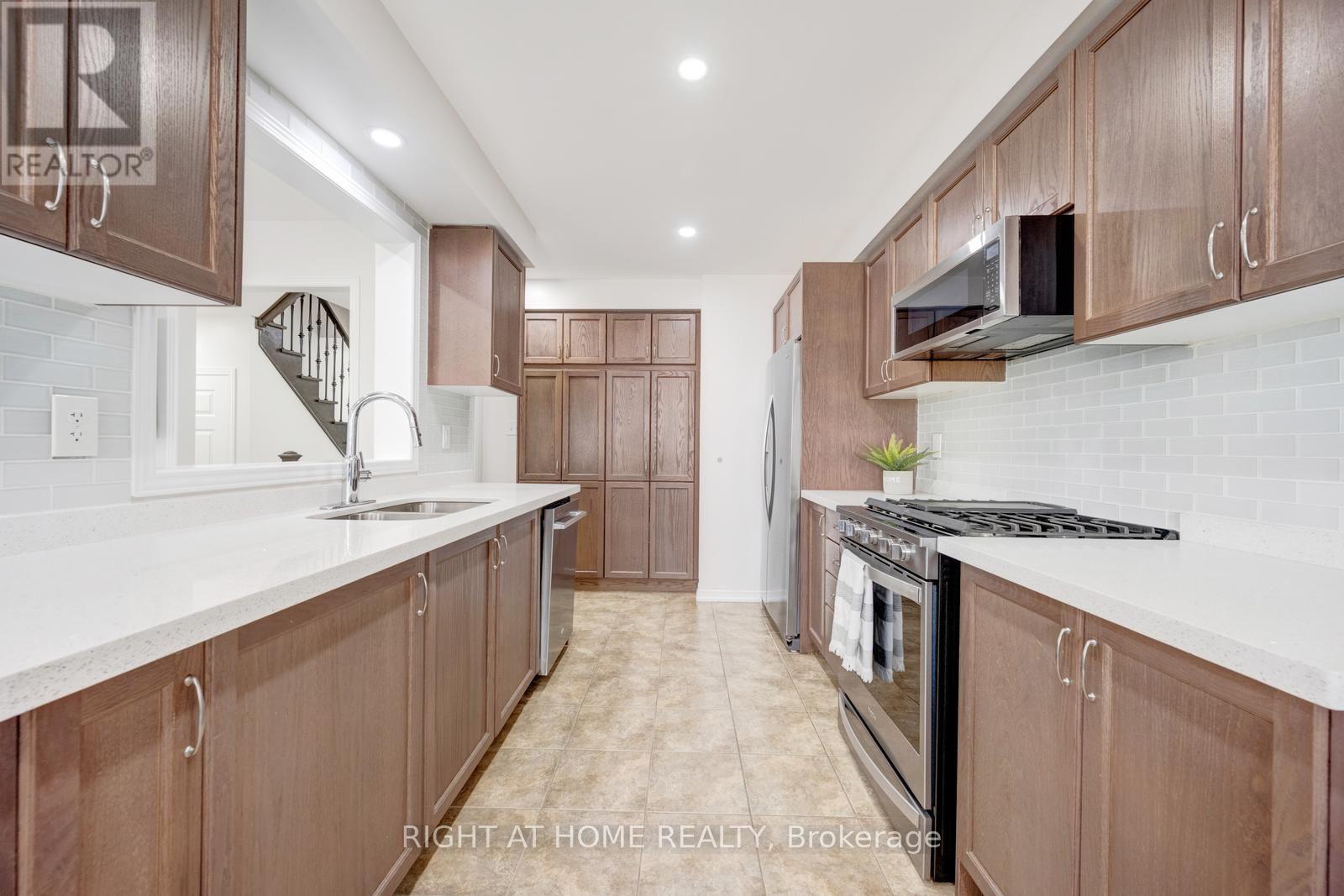 47 OKLAHOMA DRIVE - 15