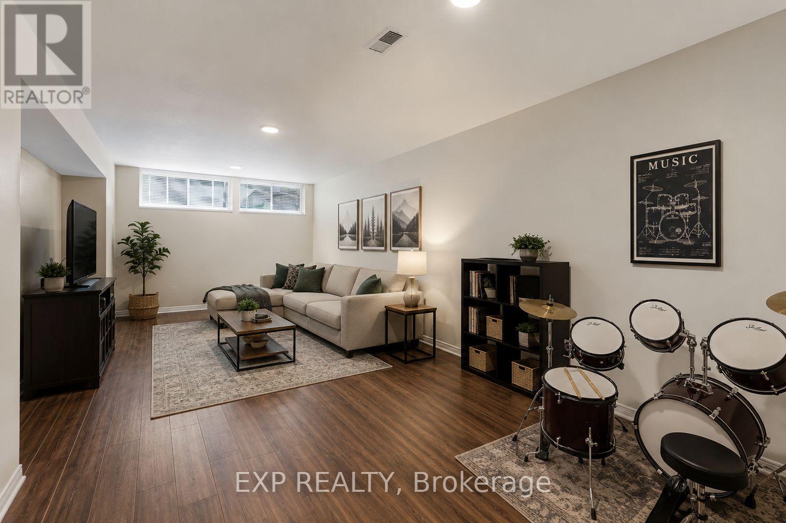 203 DUNTROON CIRCLE, Ottawa. Luxury613. By Peter Sagos - Image 34