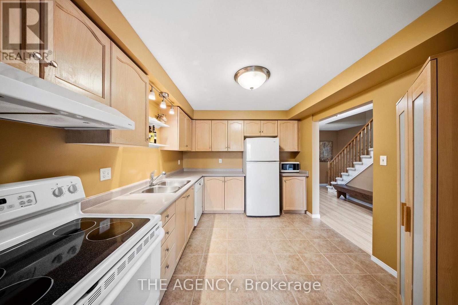 16 SCOTTACRES BOULEVARD - 11