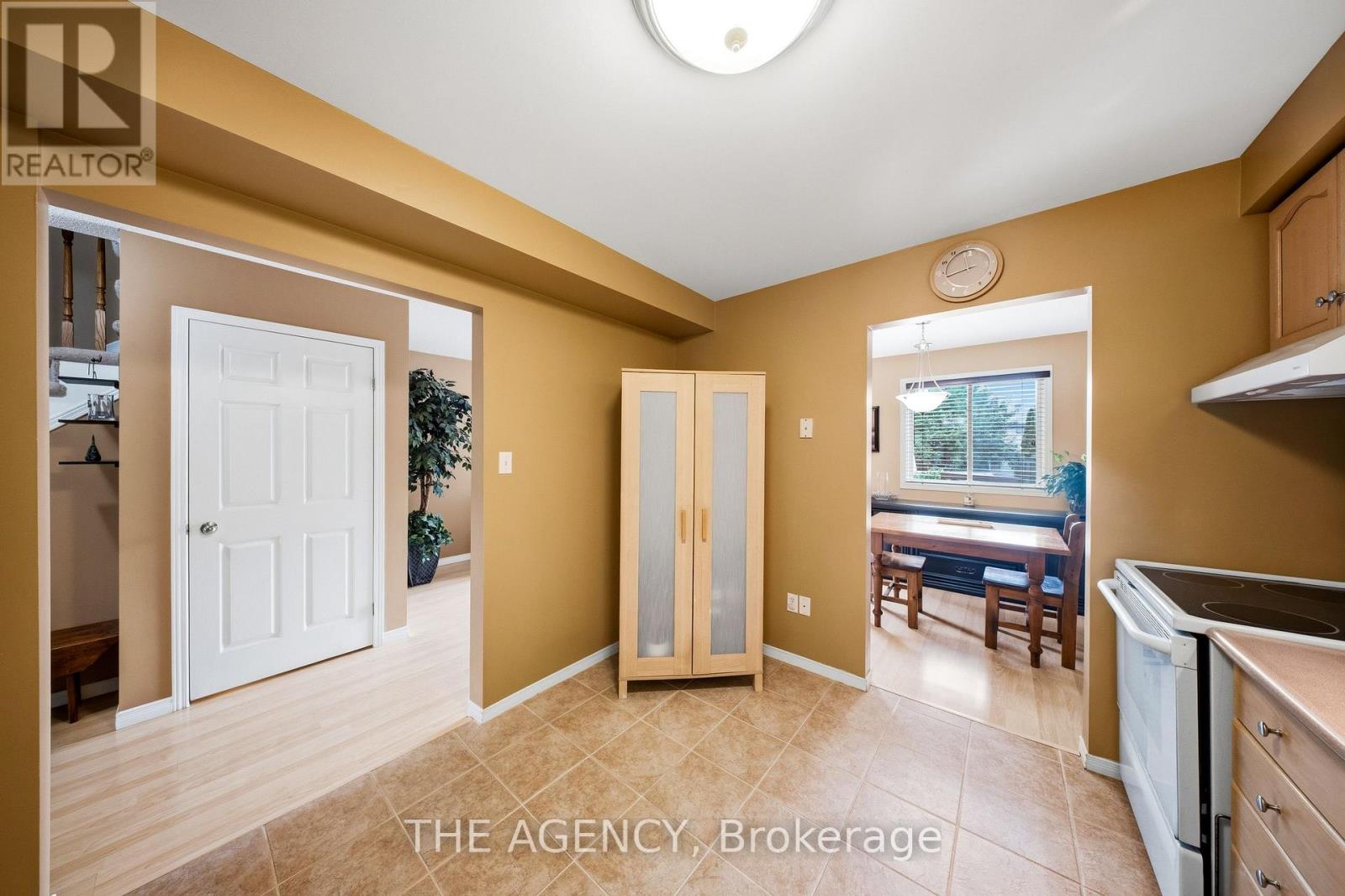 16 SCOTTACRES BOULEVARD - 13