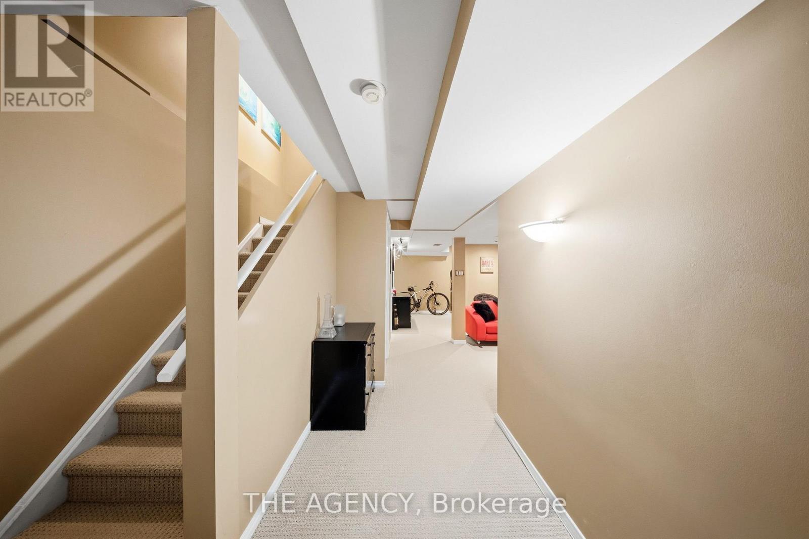 16 SCOTTACRES BOULEVARD - 24