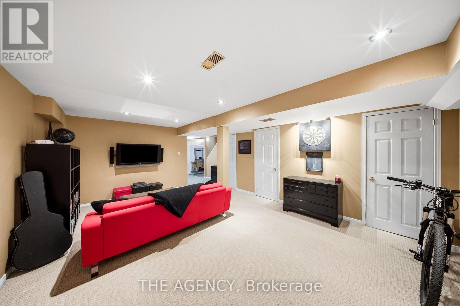 16 SCOTTACRES BOULEVARD - 26