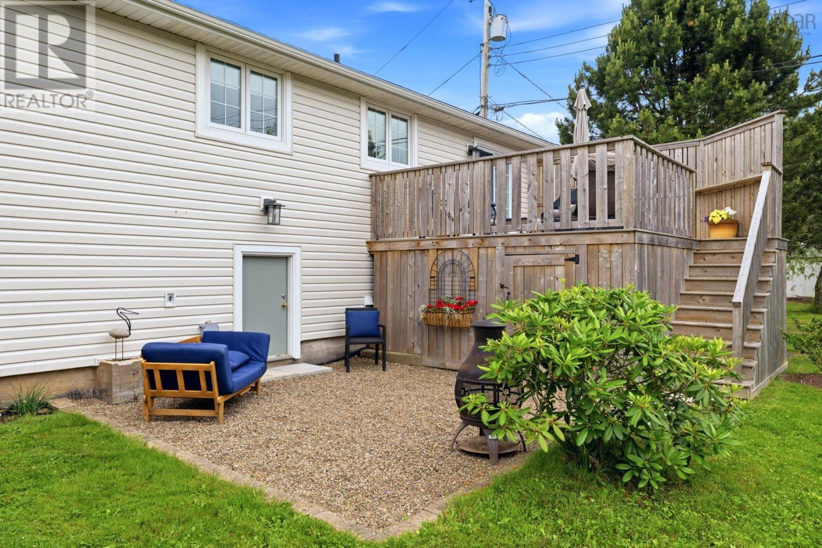 20 Hollyoake Lane - 28