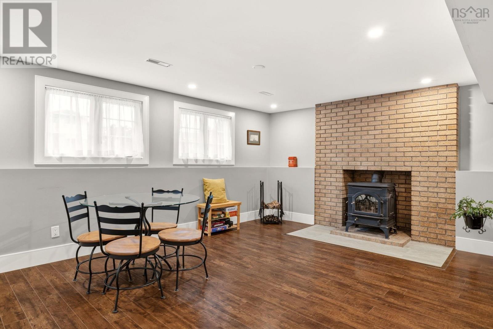 20 Hollyoake Lane - 21