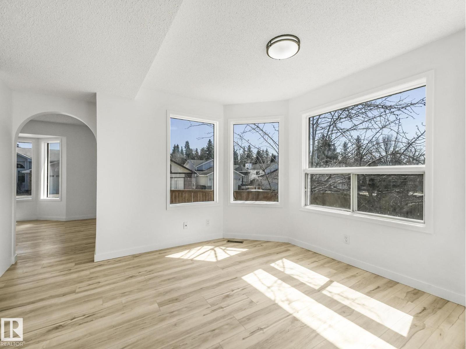 4103 28 AV NW - 2