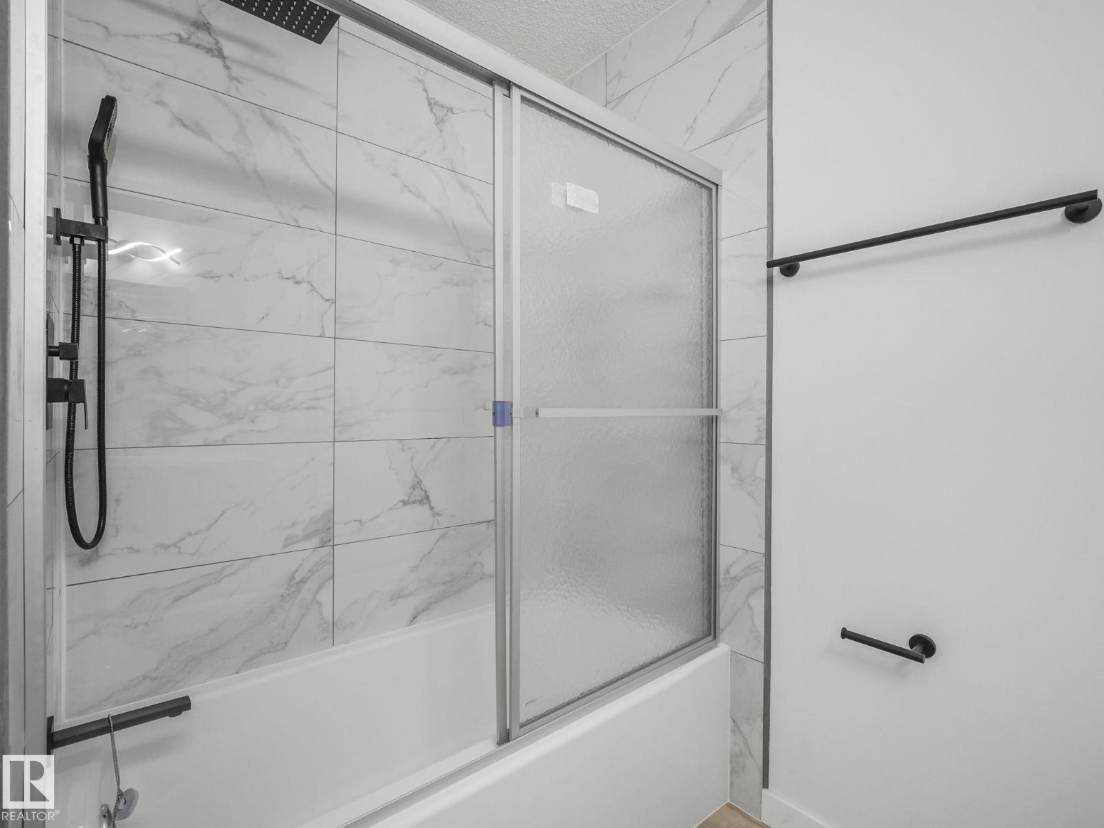 4103 28 AV NW - 21