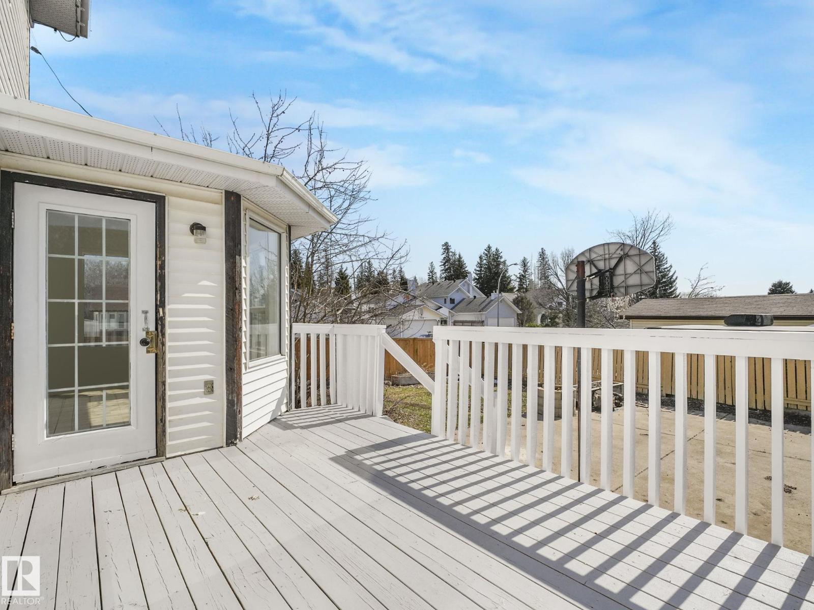 4103 28 AV NW - 27
