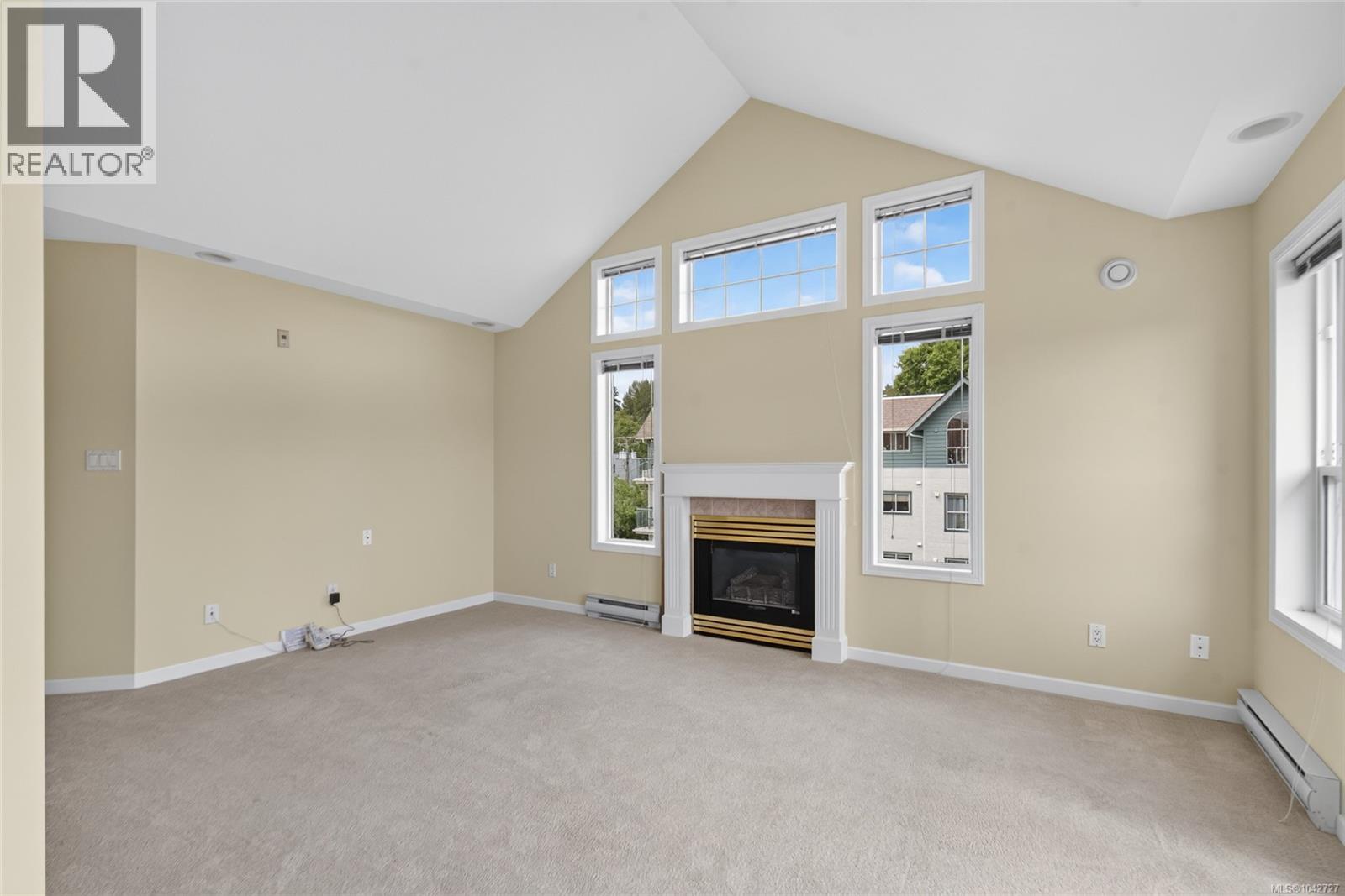 #302 245 First St - 3