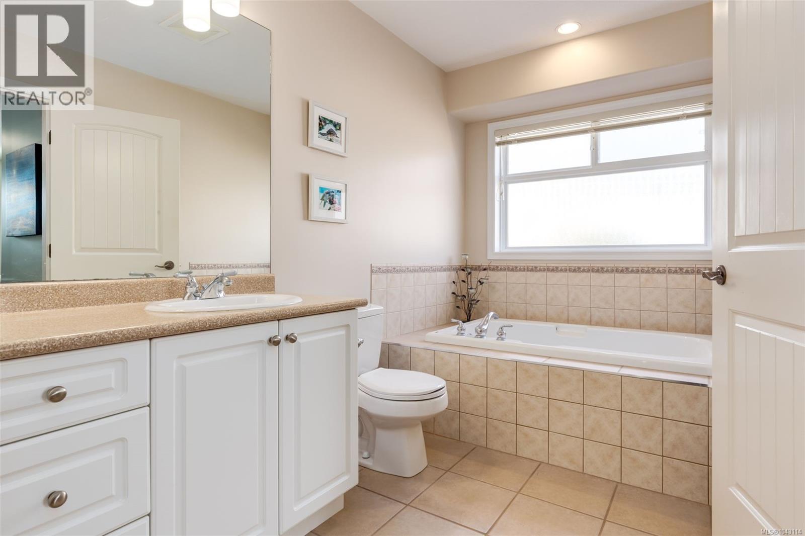 1153 Roberton Blvd - 15