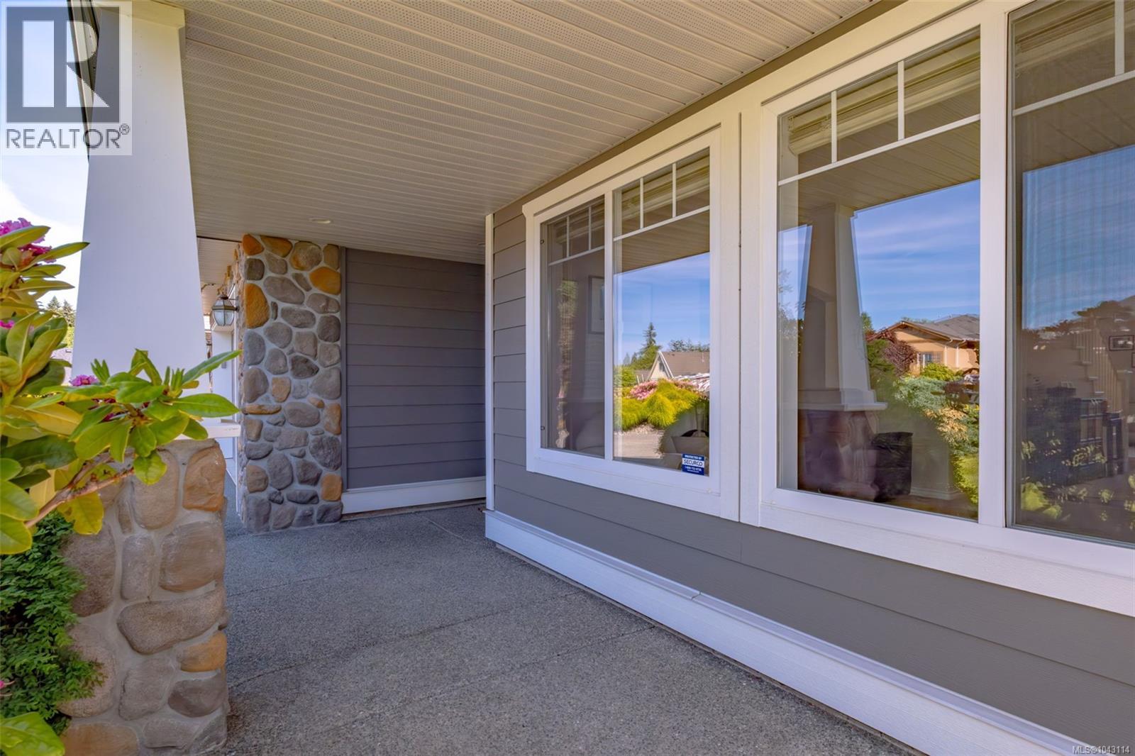 1153 Roberton Blvd - 36