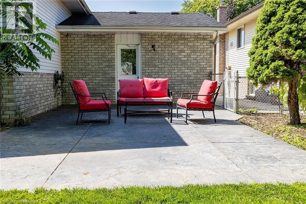 10 LATZER Crescent - 13