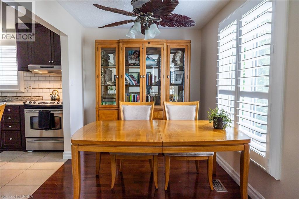 10 LATZER Crescent - 21