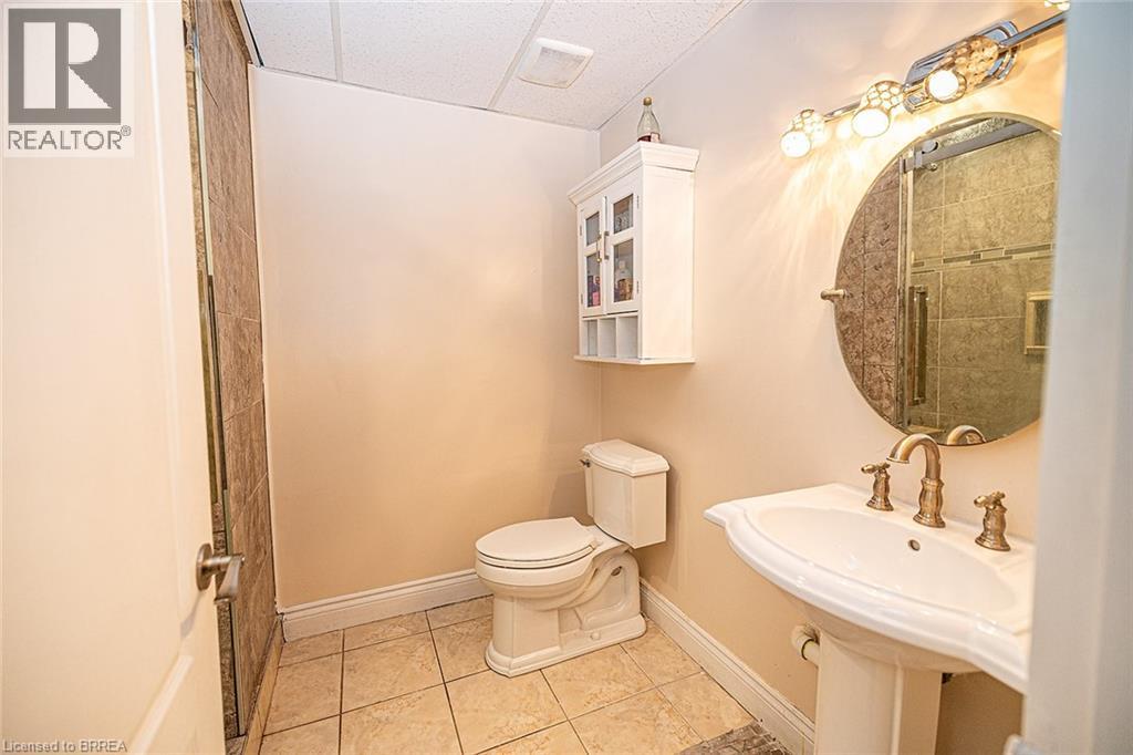 10 LATZER Crescent - 29