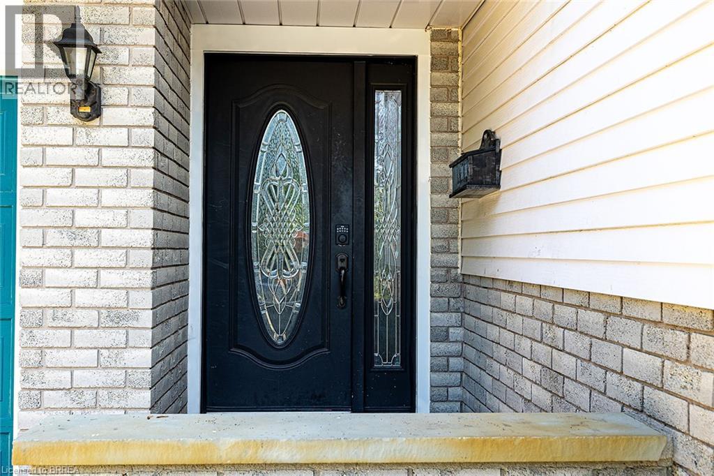 10 LATZER Crescent - 9