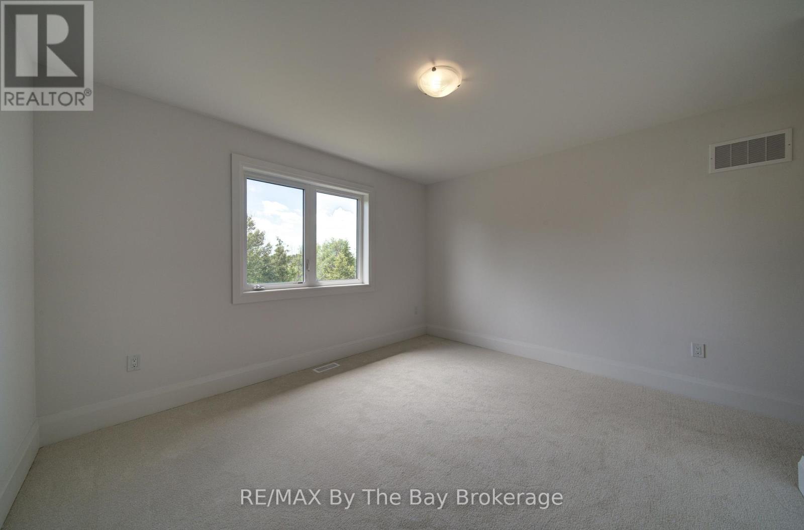 64 AMBER DRIVE - 31