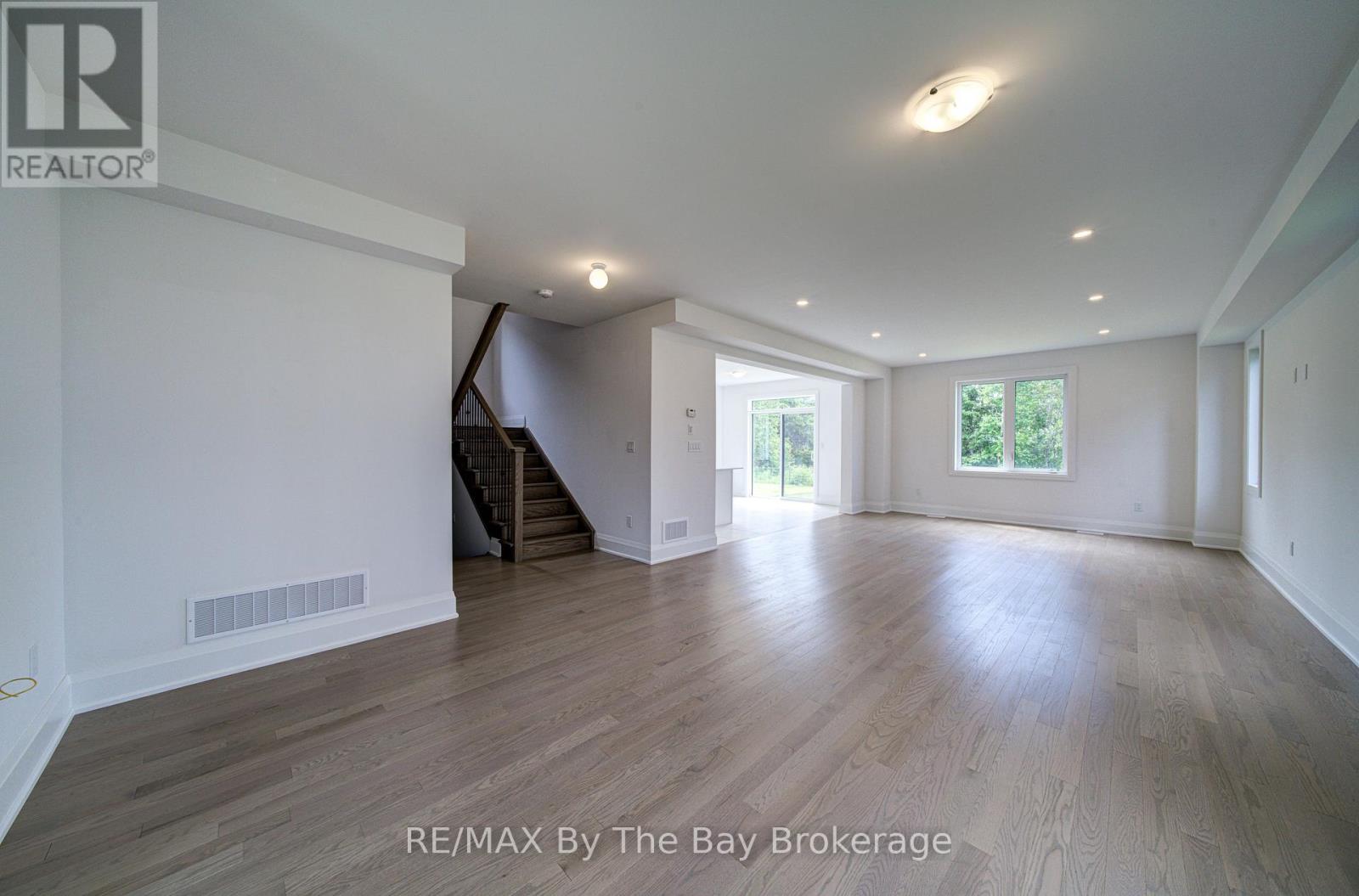 64 AMBER DRIVE - 11