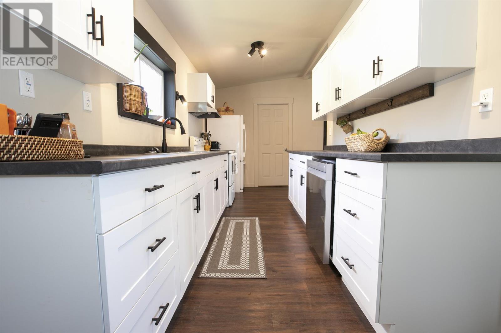 6683 Highway 17 N - 11