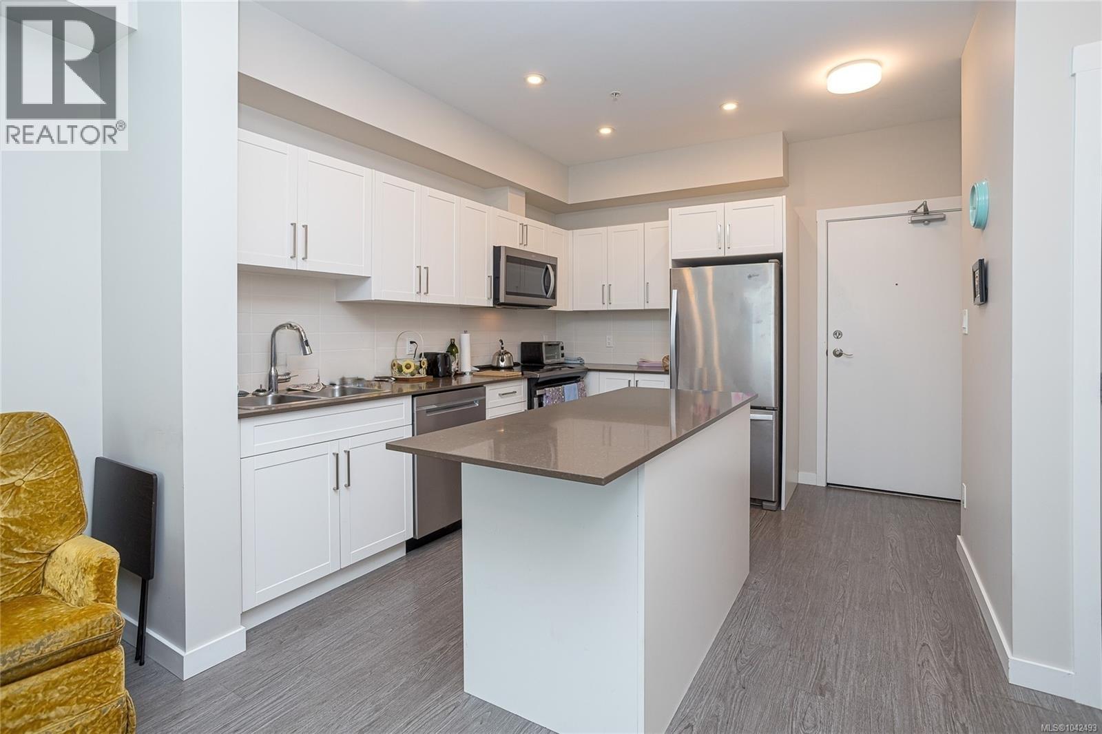 #408 868 Orono Ave - 10