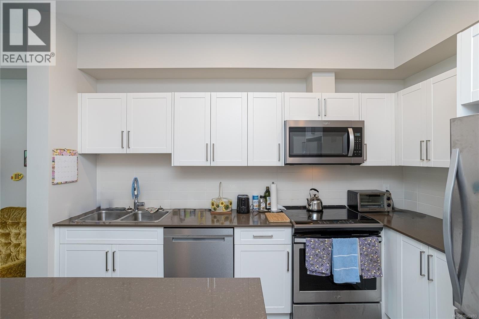 #408 868 Orono Ave - 11