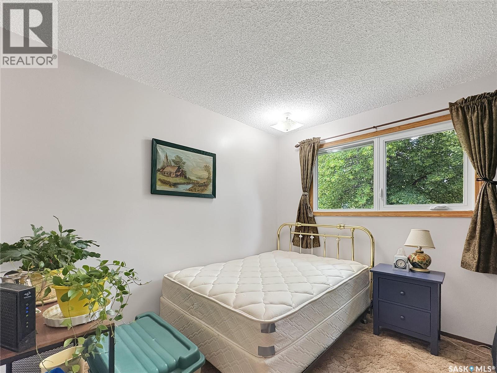 8903 Thomas AVENUE — photo 13
