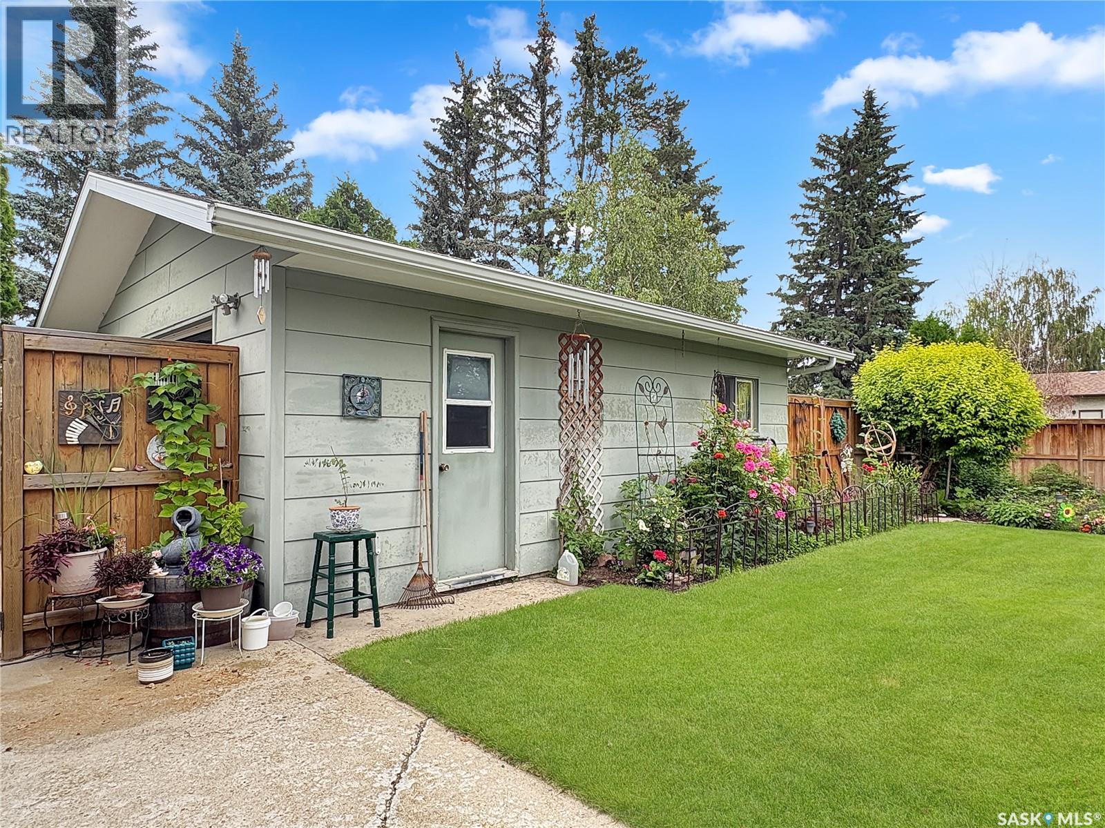 8903 Thomas AVENUE — photo 21