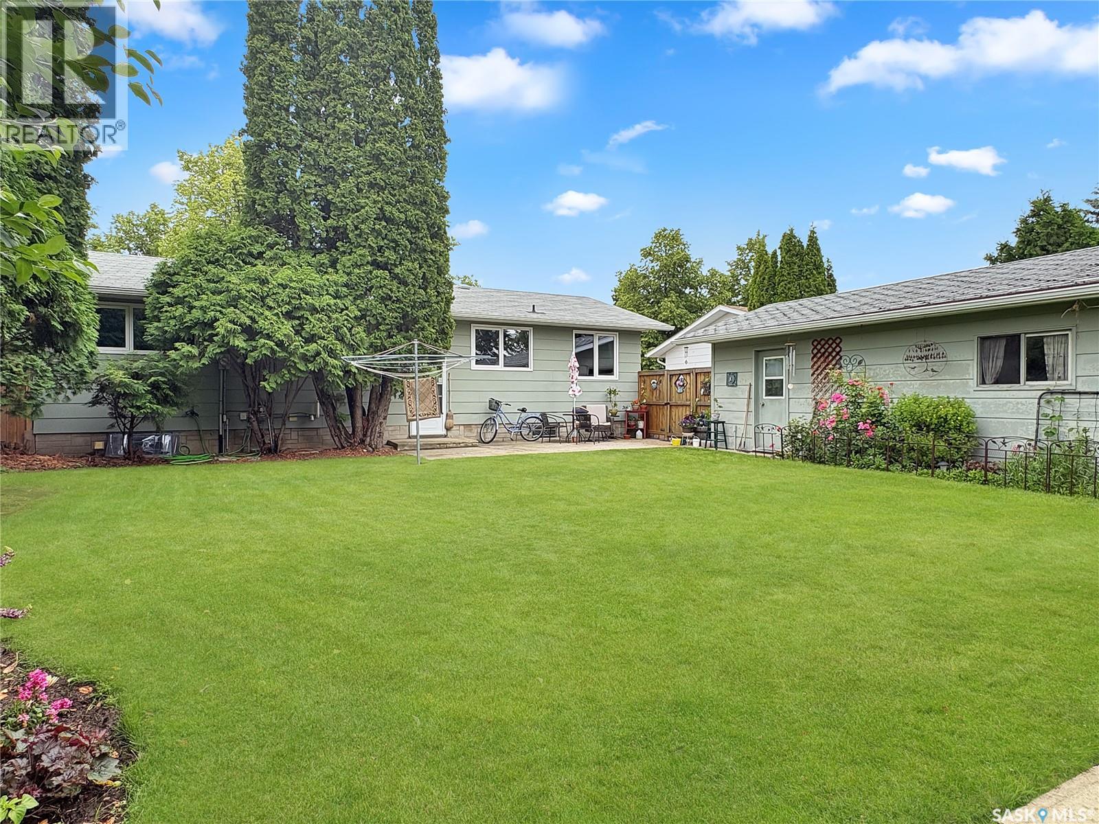 8903 Thomas AVENUE — photo 26
