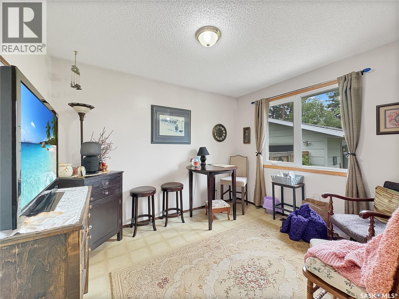 8903 Thomas AVENUE — photo 9