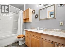 Bedroom - Rushinko Acreage, Chaplin, SK S0H0V0 Photo 11