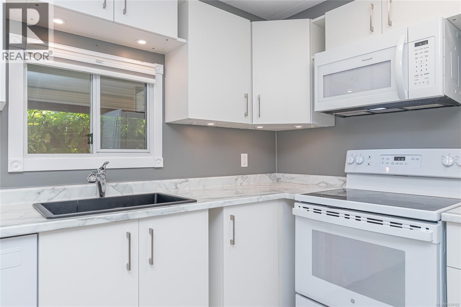 #20 3497 Gibbins Rd - 13