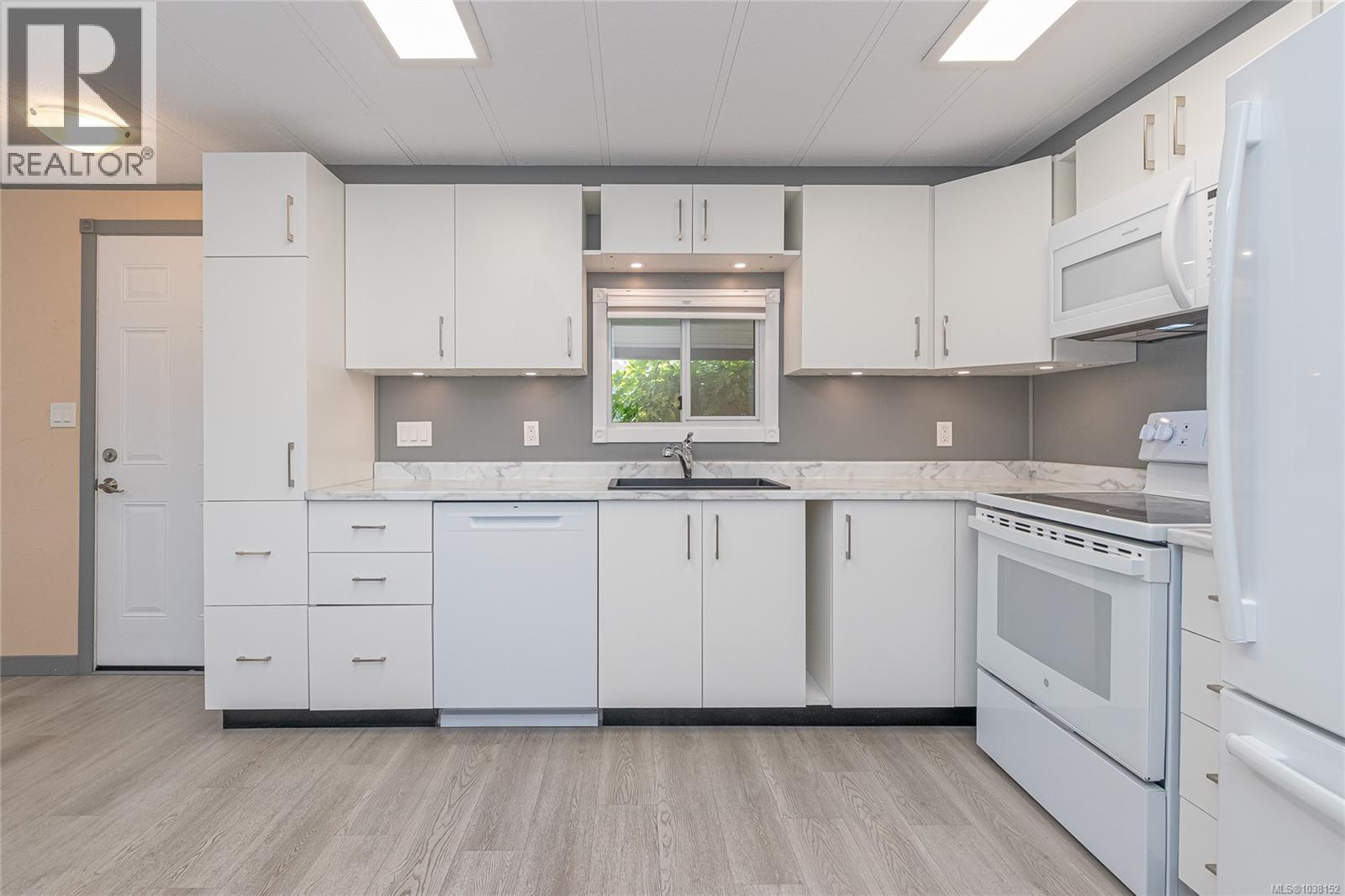 #20 3497 Gibbins Rd - Image 11