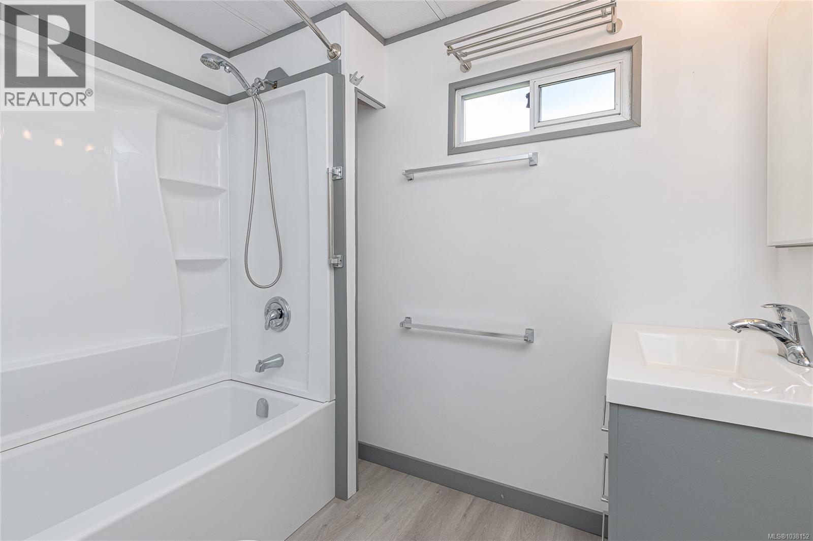 #20 3497 Gibbins Rd - Image 16