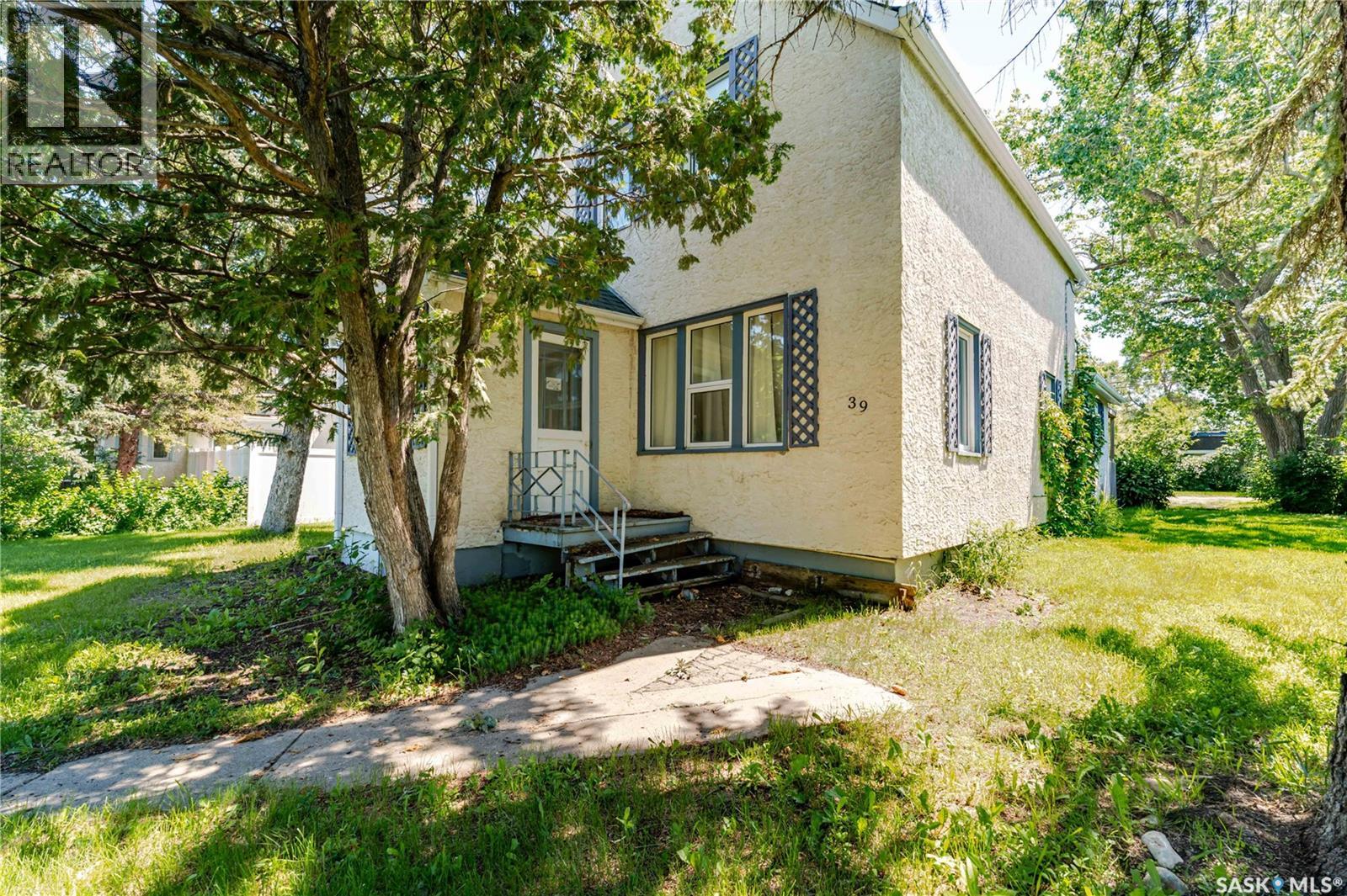 39 Coteau STREET - 2