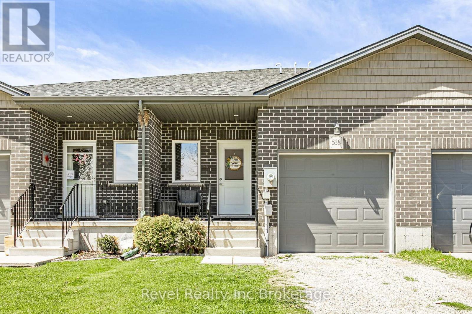 538 LAMPMAN PLACE - 1