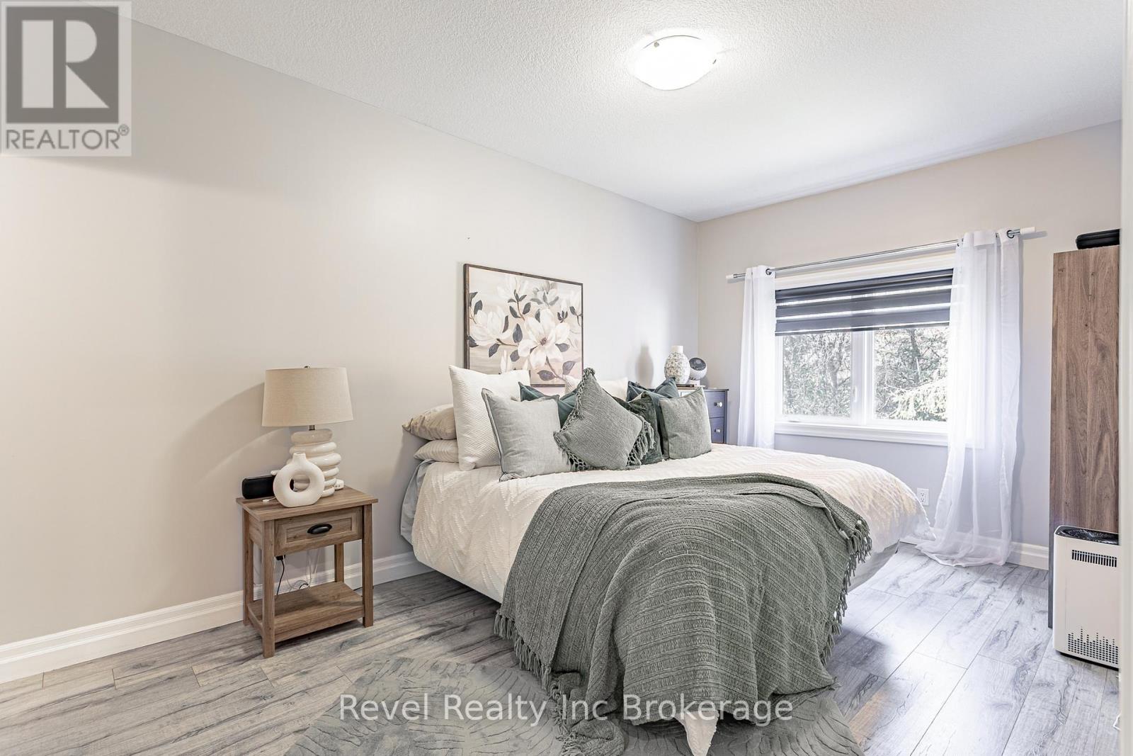 538 LAMPMAN PLACE - 13