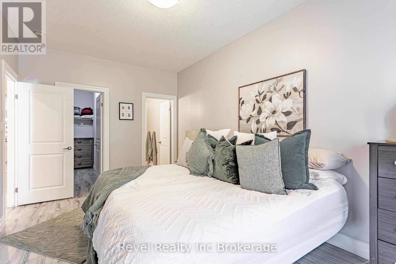 538 LAMPMAN PLACE - 14