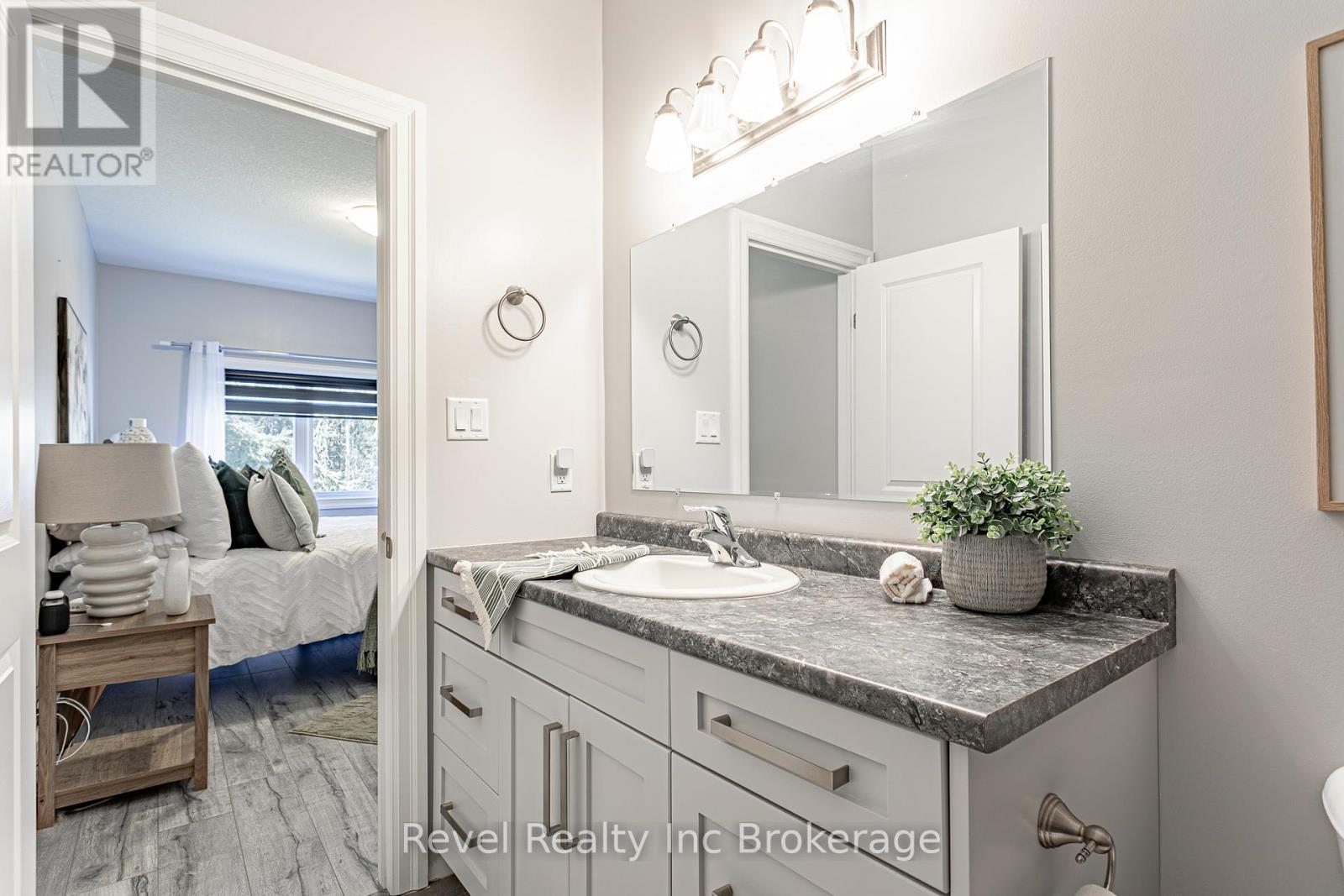 538 LAMPMAN PLACE - 16
