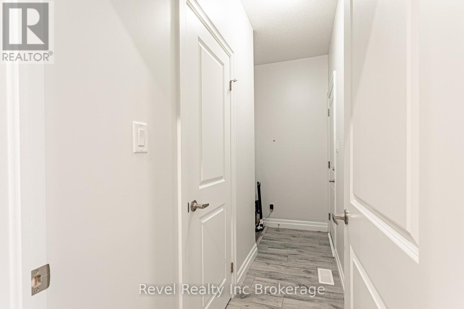 538 LAMPMAN PLACE - 17