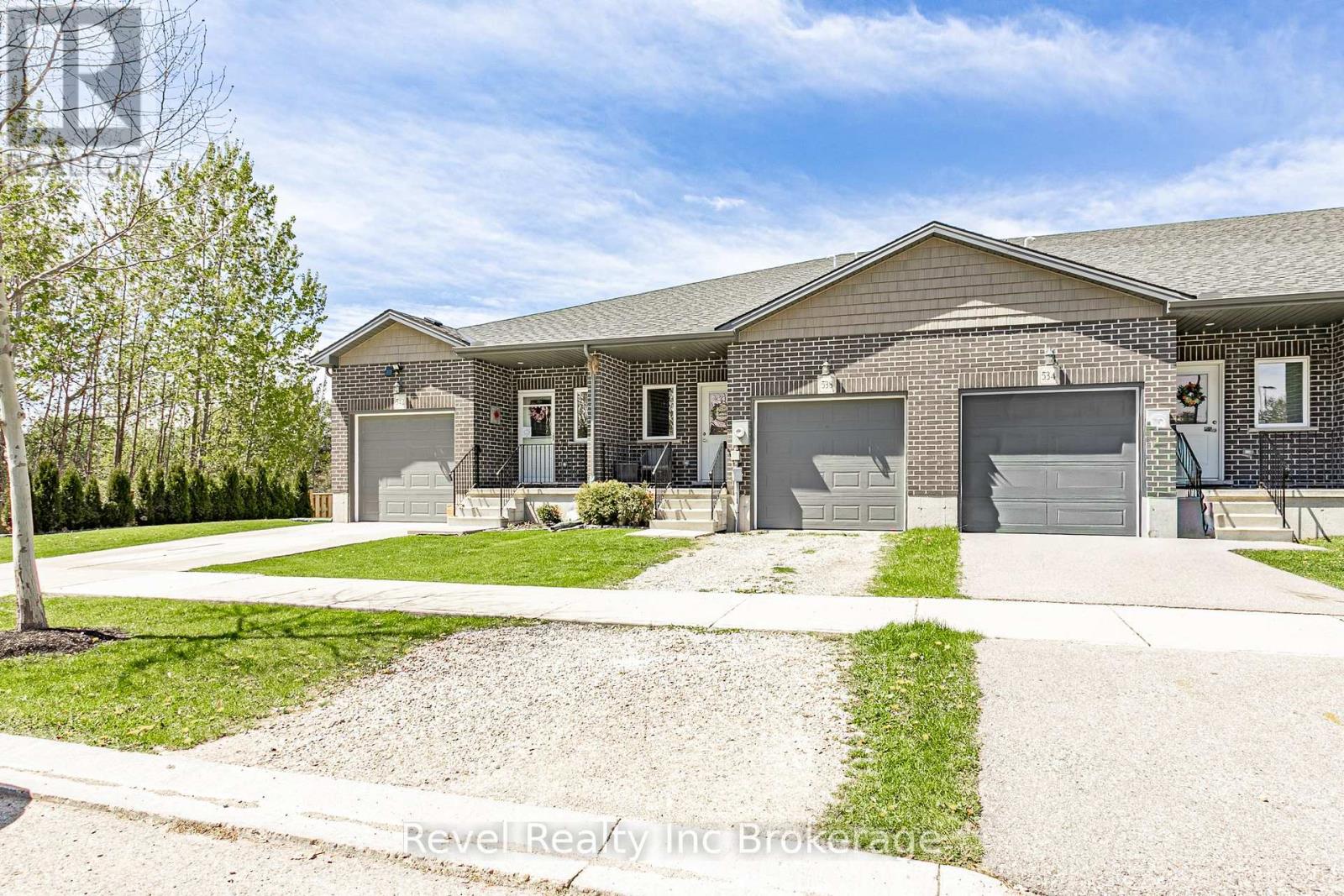538 LAMPMAN PLACE - 2