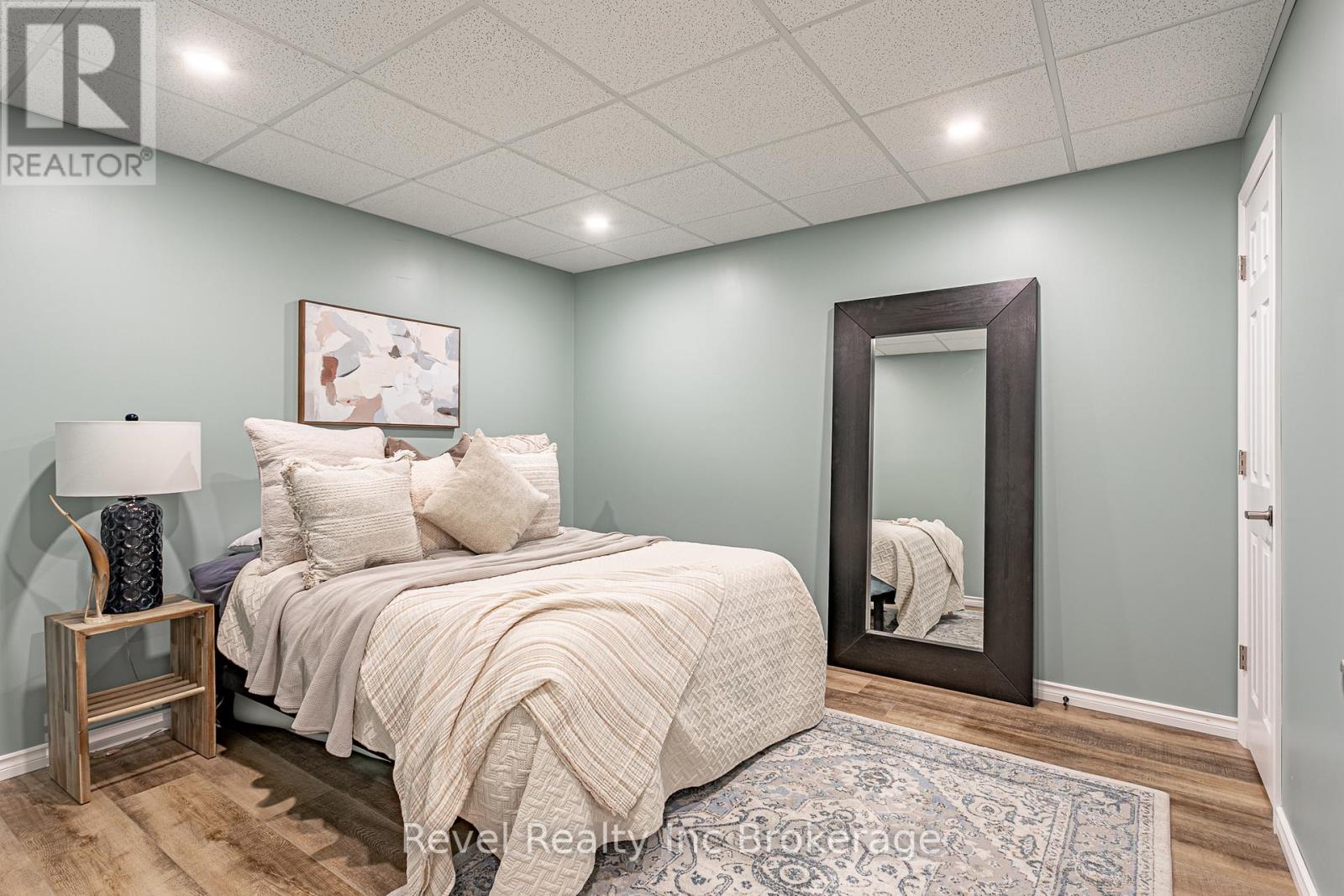 538 LAMPMAN PLACE - 23