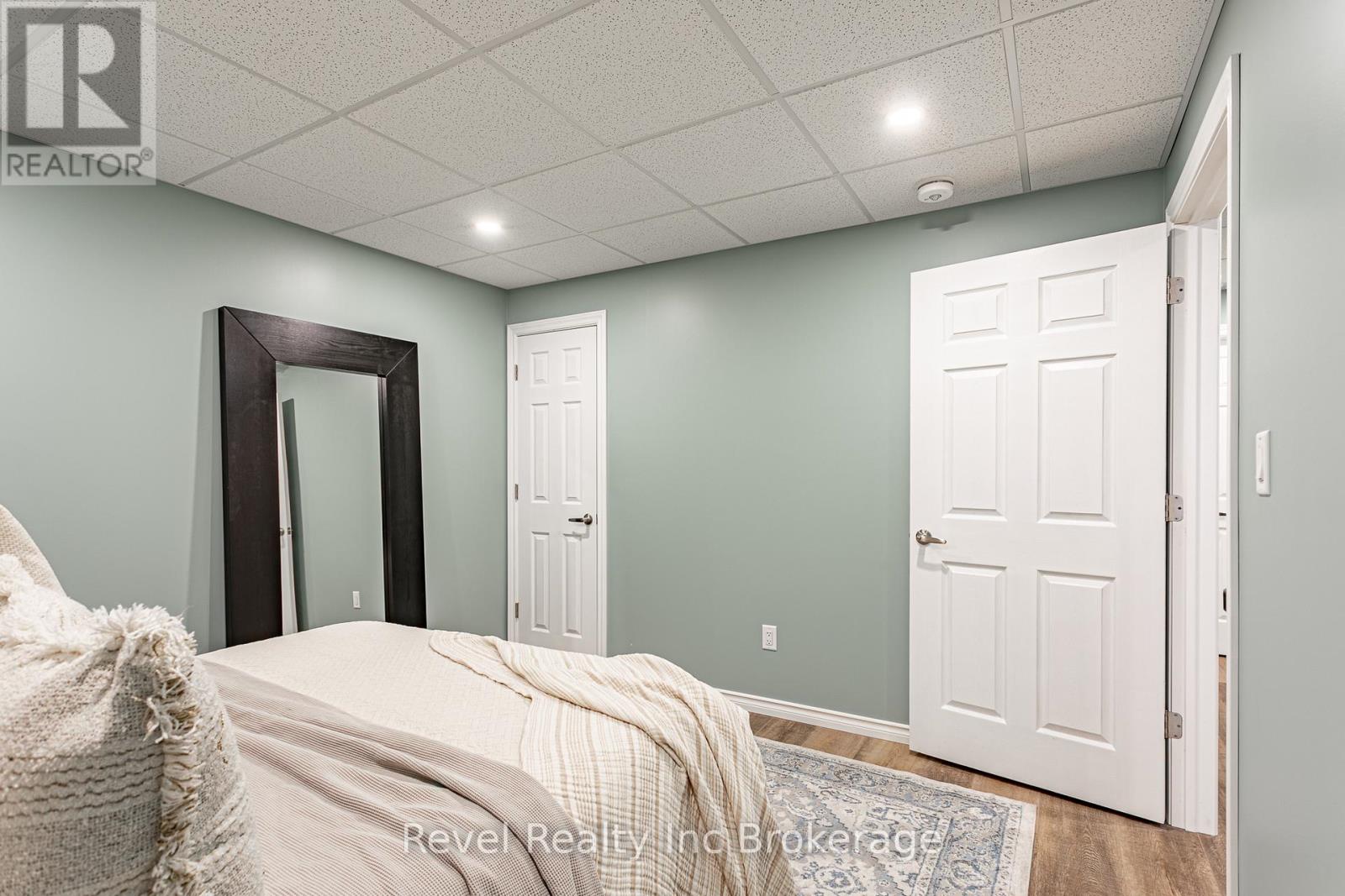 538 LAMPMAN PLACE - 24