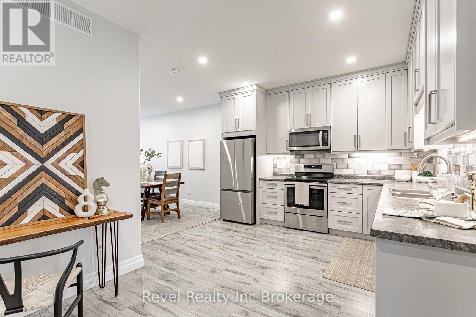 538 LAMPMAN PLACE - 6
