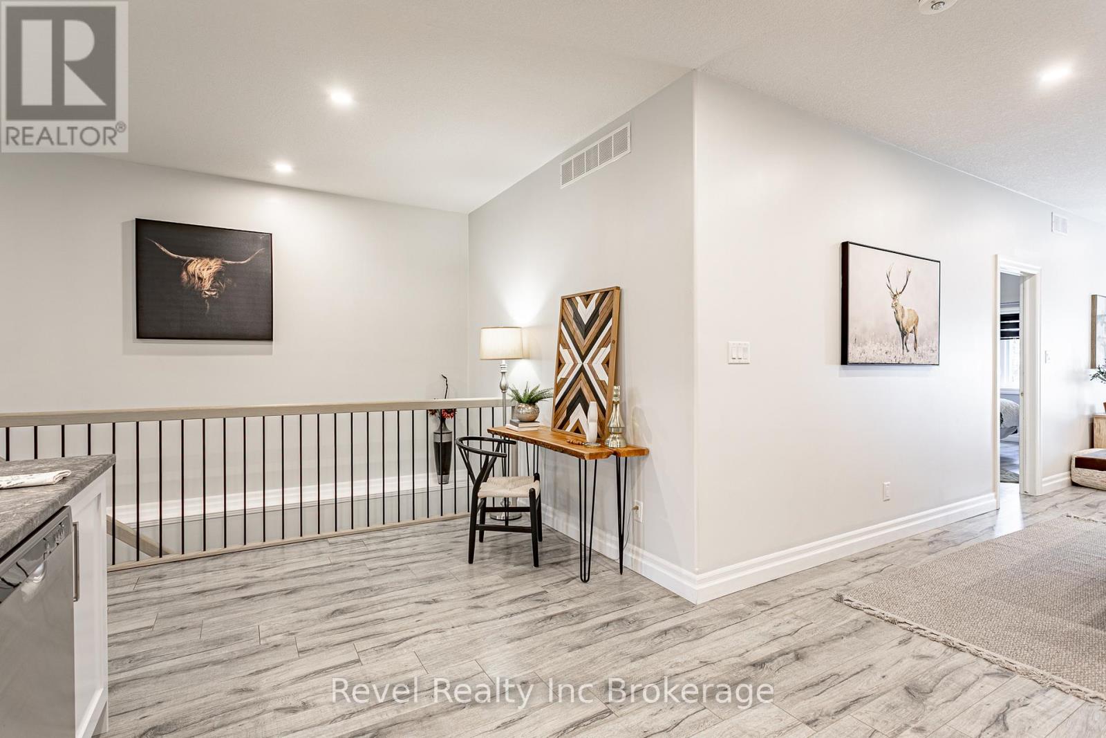 538 LAMPMAN PLACE - 7
