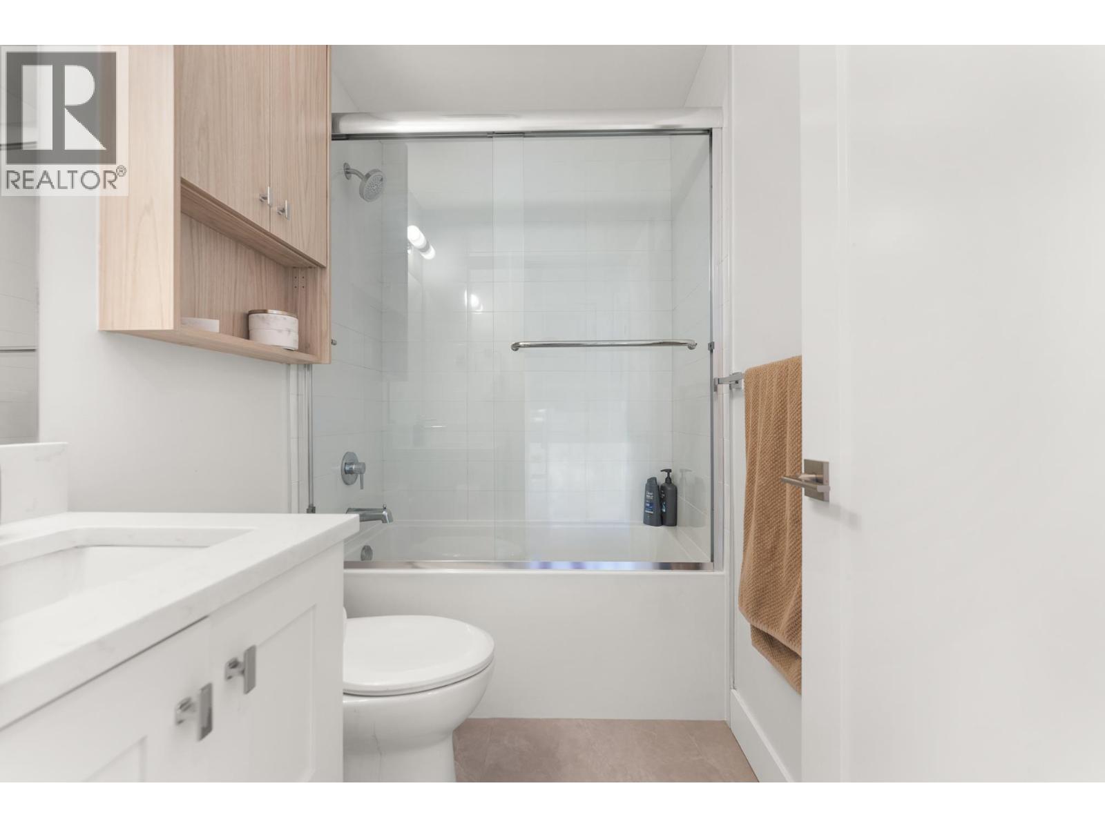 #10-5377 8A Avenue, Delta