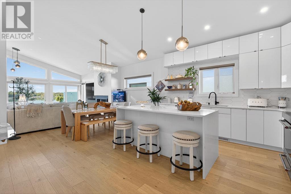1793 Queen ST E - 21